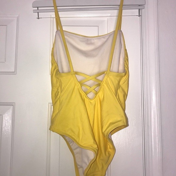 YELLOW ONE PIECE - Picture 4 of 5